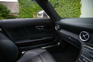 Image 37/50 of Mercedes-Benz SLS AMG Roadster (2014)