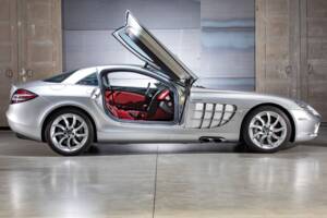 Bild 7/29 von Mercedes-Benz SLR McLaren (2004)