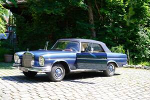 Image 13/13 of Mercedes-Benz 300 SE (1967)