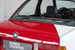 Bild 33/50 von BMW 325i (1986)
