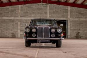 Image 24/70 of Daimler DS 420 (1976)