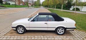 Immagine 4/19 di BMW 325i (1987)