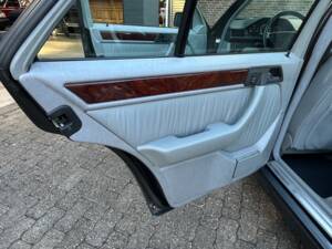 Imagen 27/64 de Mercedes-Benz E 500 (1993)