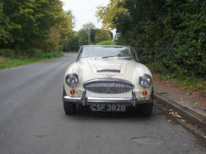 Immagine 2/25 di Austin-Healey 3000 Mk III (BJ8) (1964)