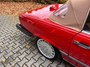Image 12/22 de Mercedes-Benz 560 SL (1986)