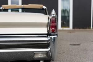 Bild 54/100 von Lincoln Continental Convertible (1965)