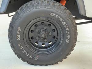 Image 13/45 de Land Rover Defender 110 (1991)