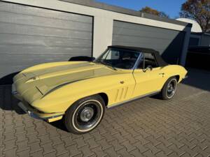 Bild 2/9 von Chevrolet Corvette Sting Ray Convertible (1965)
