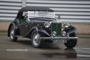 Image 9/18 of MG TD Midget (1953)