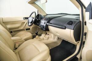 Bild 12/50 von Volkswagen New Beetle 1.6 (2003)