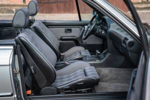 Image 55/71 of BMW 325i (1989)