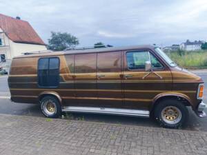 Immagine 8/143 di Dodge B 200 Sportsman (1978)