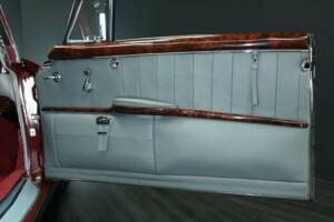 Imagen 30/50 de Mercedes-Benz 220 S (1957)