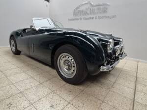 Image 12/20 of Jaguar XK 120 OTS (1952)