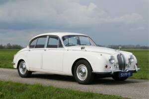 Obraz 26/50 pojazdu Jaguar 240 (1968)