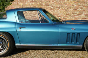 Bild 37/50 von Chevrolet Corvette Sting Ray (1966)
