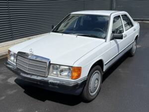 Bild 1/8 von Mercedes-Benz 190 E (1987)