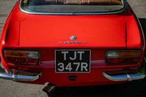 Image 28/45 of Alfa Romeo 2000 GT Veloce (1975)