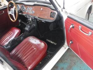 Image 12/50 of Triumph TR 4A (1967)