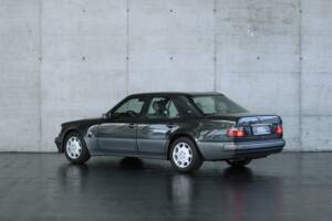 Bild 2/50 von Mercedes-Benz 500 E (1993)