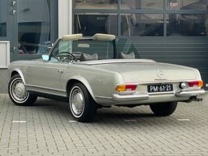 Image 3/22 de Mercedes-Benz 280 SL (1970)