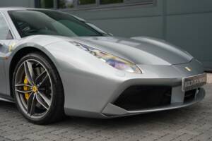 Image 25/50 of Ferrari 488 GTB (2017)