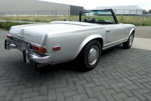 Image 13/36 of Mercedes-Benz 280 SL (1970)