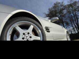 Image 3/89 of Mercedes-Benz SL 500 (2002)