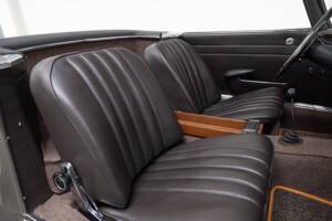 Image 22/35 de Mercedes-Benz 230 SL (1966)