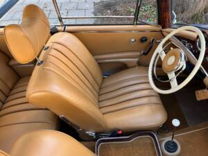 Imagen 25/65 de Mercedes-Benz 220 SE b (1961)