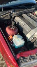 Bild 33/57 von BMW 320i (1993)