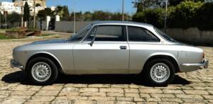 Afbeelding 23/43 van Alfa Romeo 1750 GT Veloce (1970)