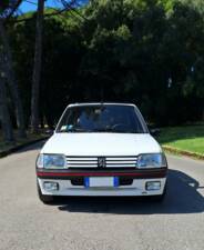 Imagen 3/14 de Peugeot 205 GTi 1.9 (1989)