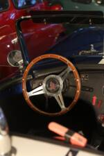 Image 47/57 of AC Cobra 427 (1965)