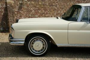 Image 12/50 de Mercedes-Benz 280 SE (1968)