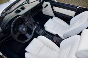 Immagine 10/18 di Alfa Romeo 2.0 Spider (1991)