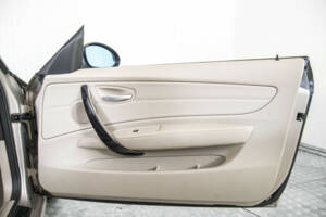 Image 38/50 of BMW 118i (2008)