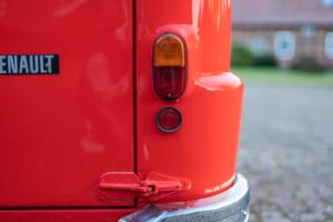 Image 16/52 of Renault Estafette (1977)
