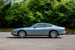 Bild 35/37 von Jaguar XKR (2003)