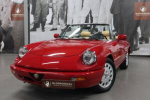 Immagine 2/28 di Alfa Romeo 2.0 Spider (1990)