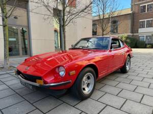 Image 4/50 of Datsun 240 Z (1972)