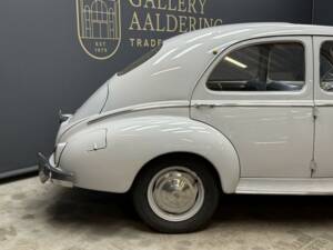 Bild 41/50 von Peugeot 203 C (1960)
