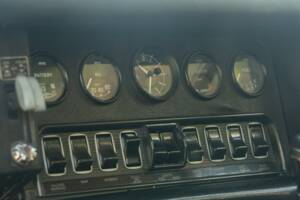 Image 43/50 de Jaguar Type E (2+2) (1969)
