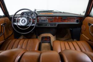 Image 16/26 of Mercedes-Benz 280 SE 4,5 (1972)