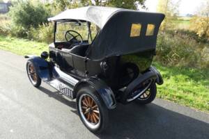Image 20/41 of Ford Model T Touring (1925)
