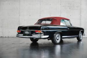 Image 16/50 of Mercedes-Benz 220 SE b (1962)