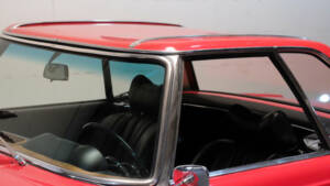 Image 22/28 of Mercedes-Benz 230 SL (1964)