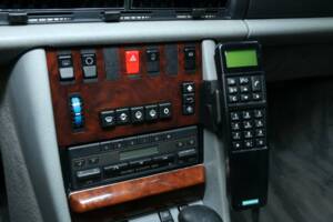 Image 15/30 of Mercedes-Benz 560 SEL (1989)