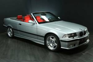 Immagine 8/50 di BMW 328i (1997)