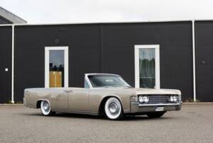Bild 2/100 von Lincoln Continental Convertible (1965)